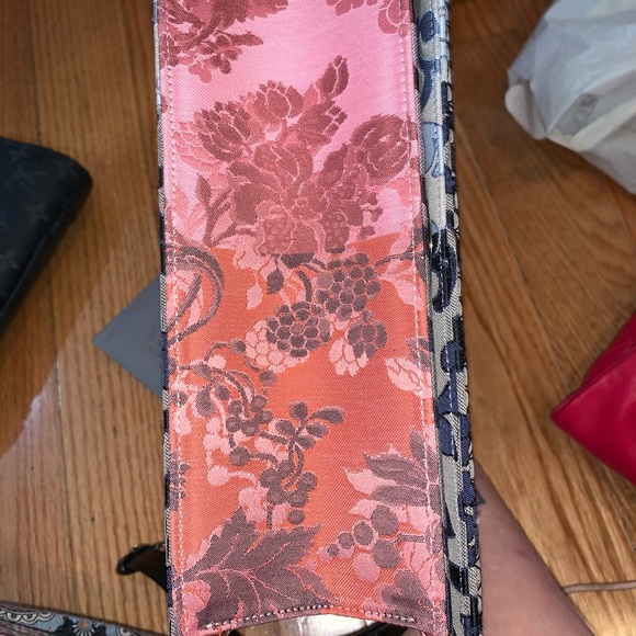 Auth DIOR BNWB silk beaded detailed crossbody🌸 - Picture 7 of 8